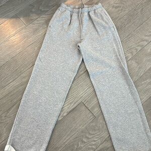 - Skims classic straight leg pant gently worn New without tags